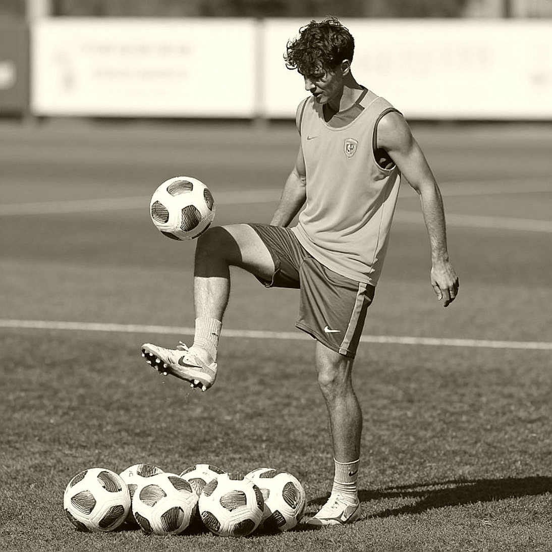 Bảy ngày, ba trận, một suất: canh bạc ngược của Kim Sang-sik ở FIFA ASEAN Cup